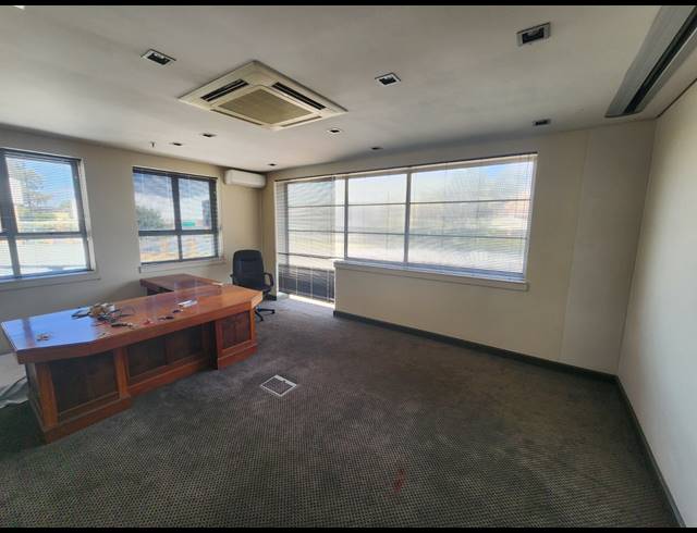 2,355M² WAREHOUSE TO LET IN TUNNEY